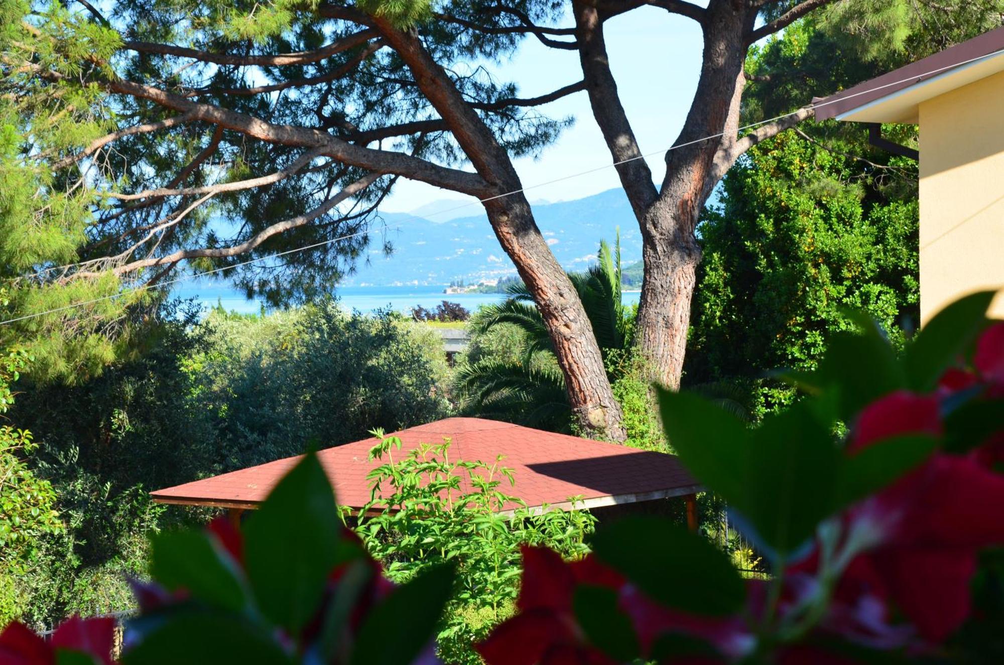 Elena Apartment - View Lake - Private Garage Bardolino Exterior foto